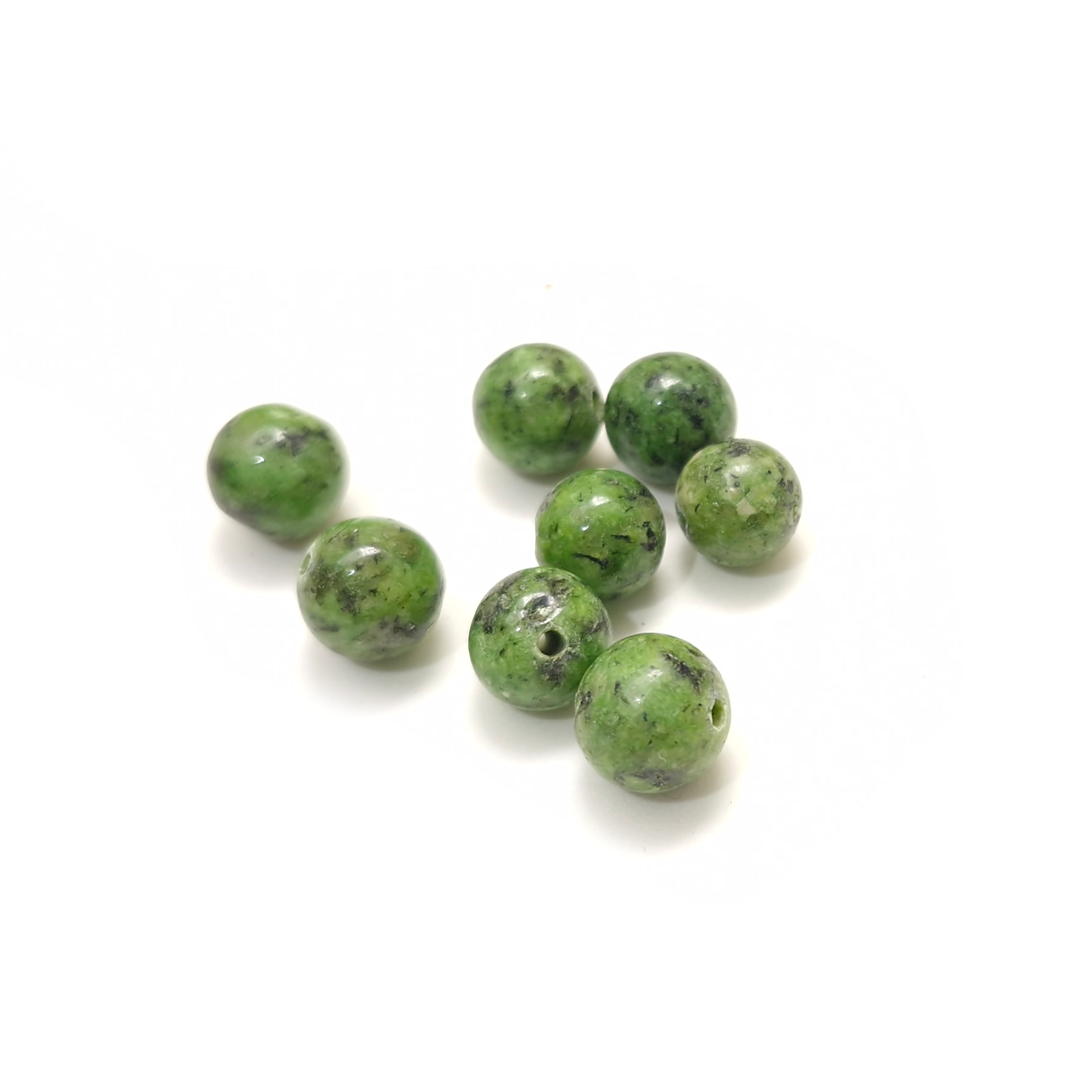 Kivihelmi 8mm 12kpl - Dalmatian Stone Forest Green