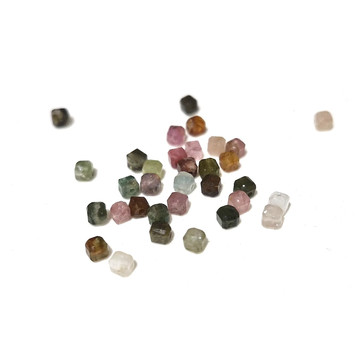 Minikuutio kivihelmi 50kpl -Tourmaline