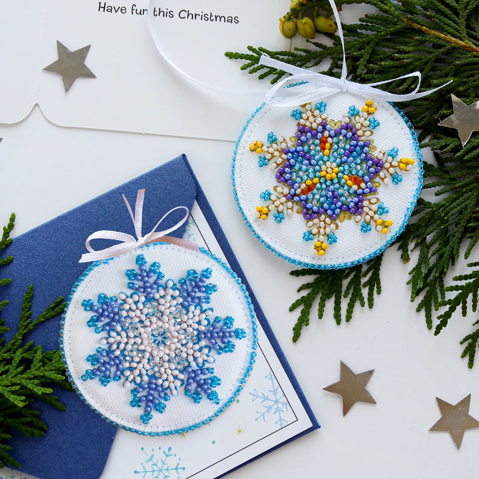 Helmikirjontasetti Joulukoriste - Small Snowflake