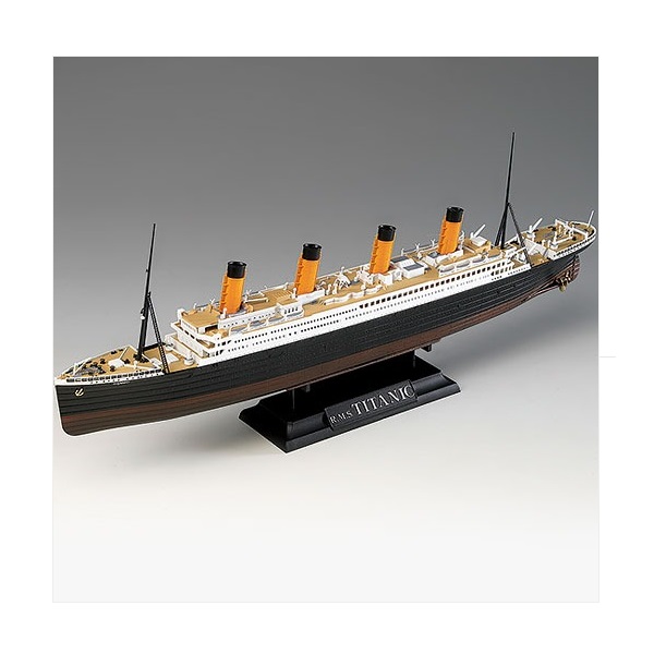RMS Titanic 1:700