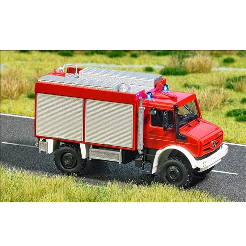 Mercedes-Benz Unimog U 5023 paloauto vilkuilla