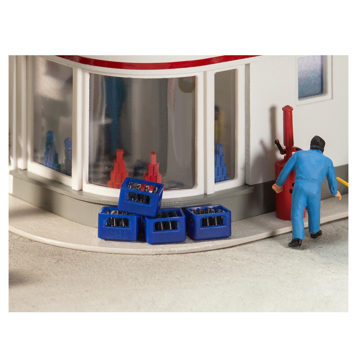 Olutkoreja ja olutpulloja 4kpl H0