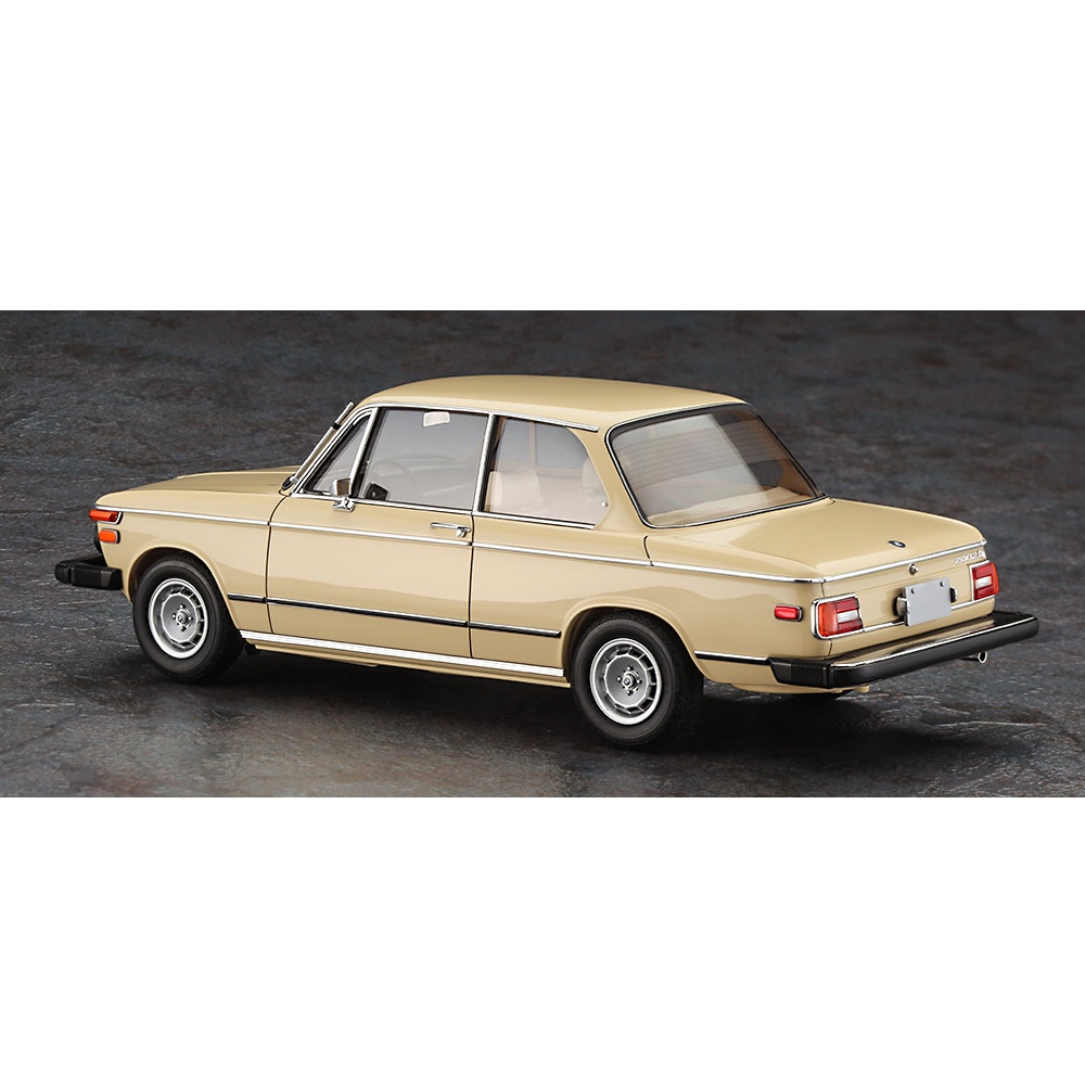 Alternative view of BMW 2002 tii Late Version w/ Big bumper 1:24