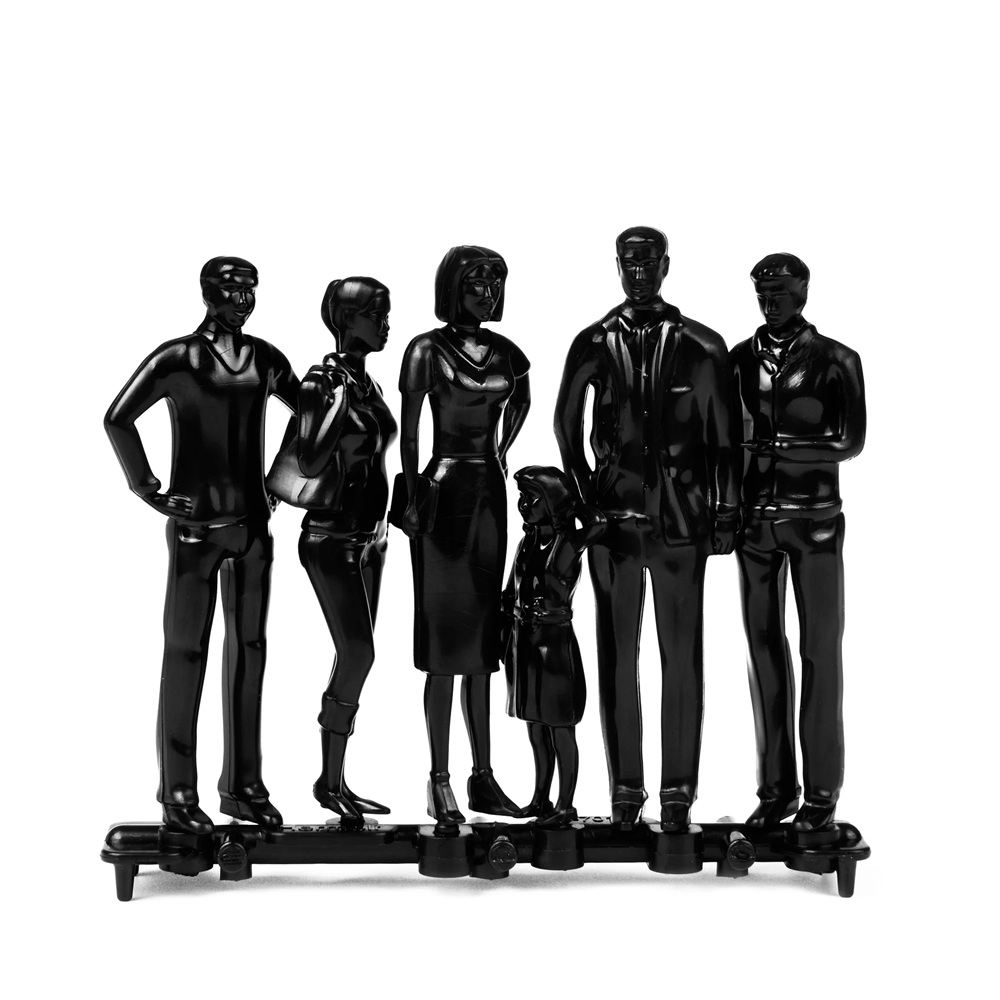 Alternative view of Seisovat ihmiset 1:25 - Musta