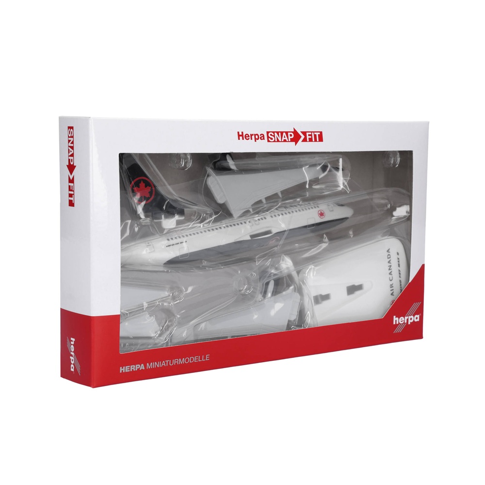 Alternative view of Boeing 737 Max 8 Air Canada C-FSNU Snap-Fit 1:200