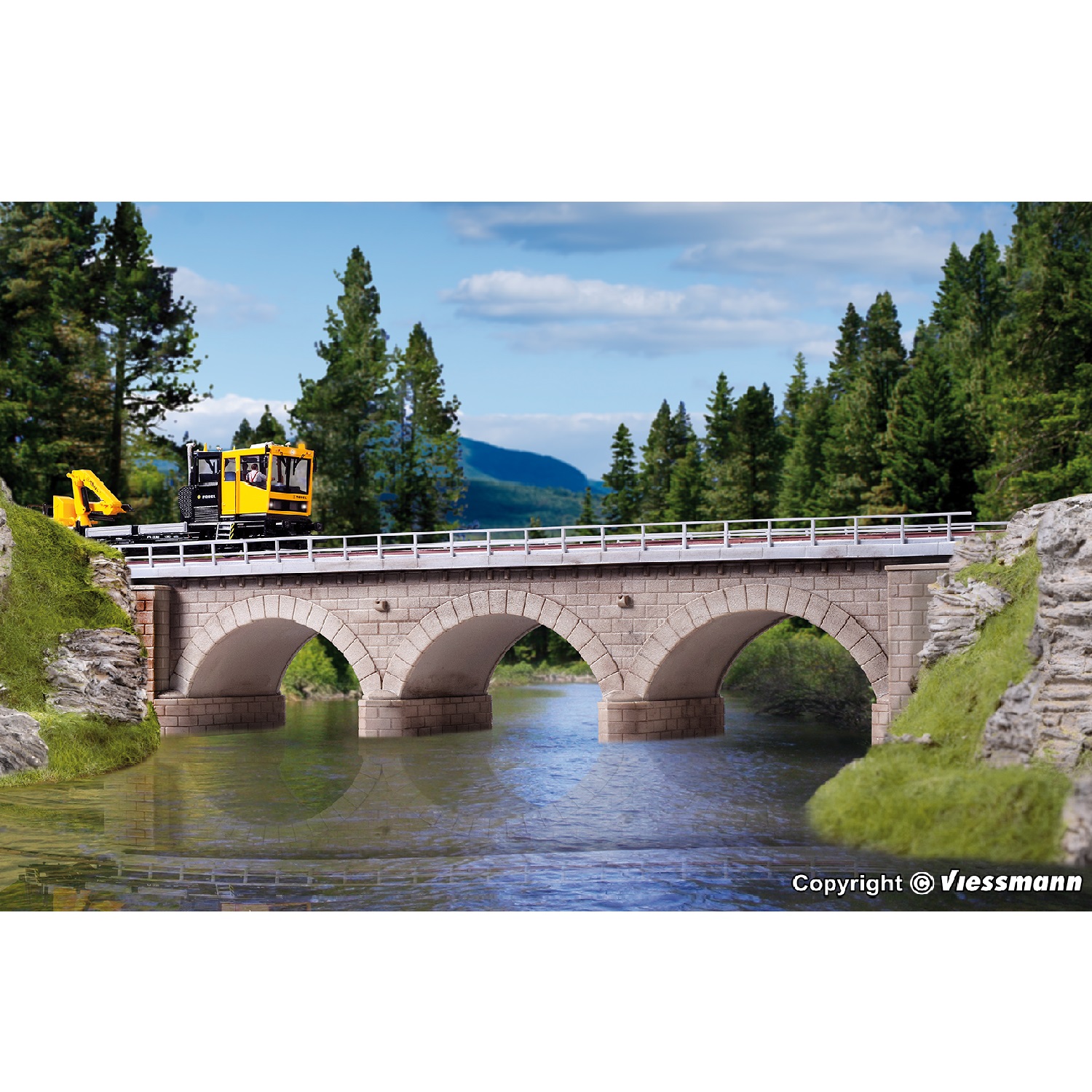 Kivinen kaarisilta pilareilla H0