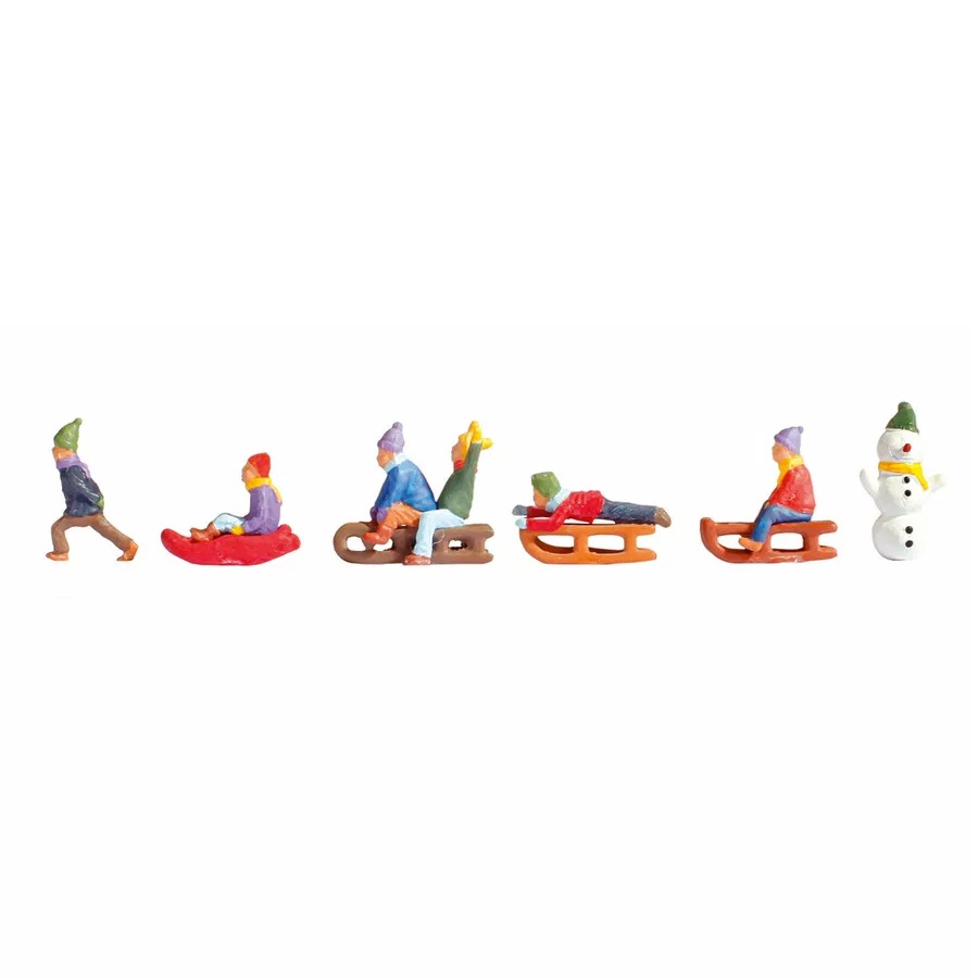 Lapsia lumileikeissä N