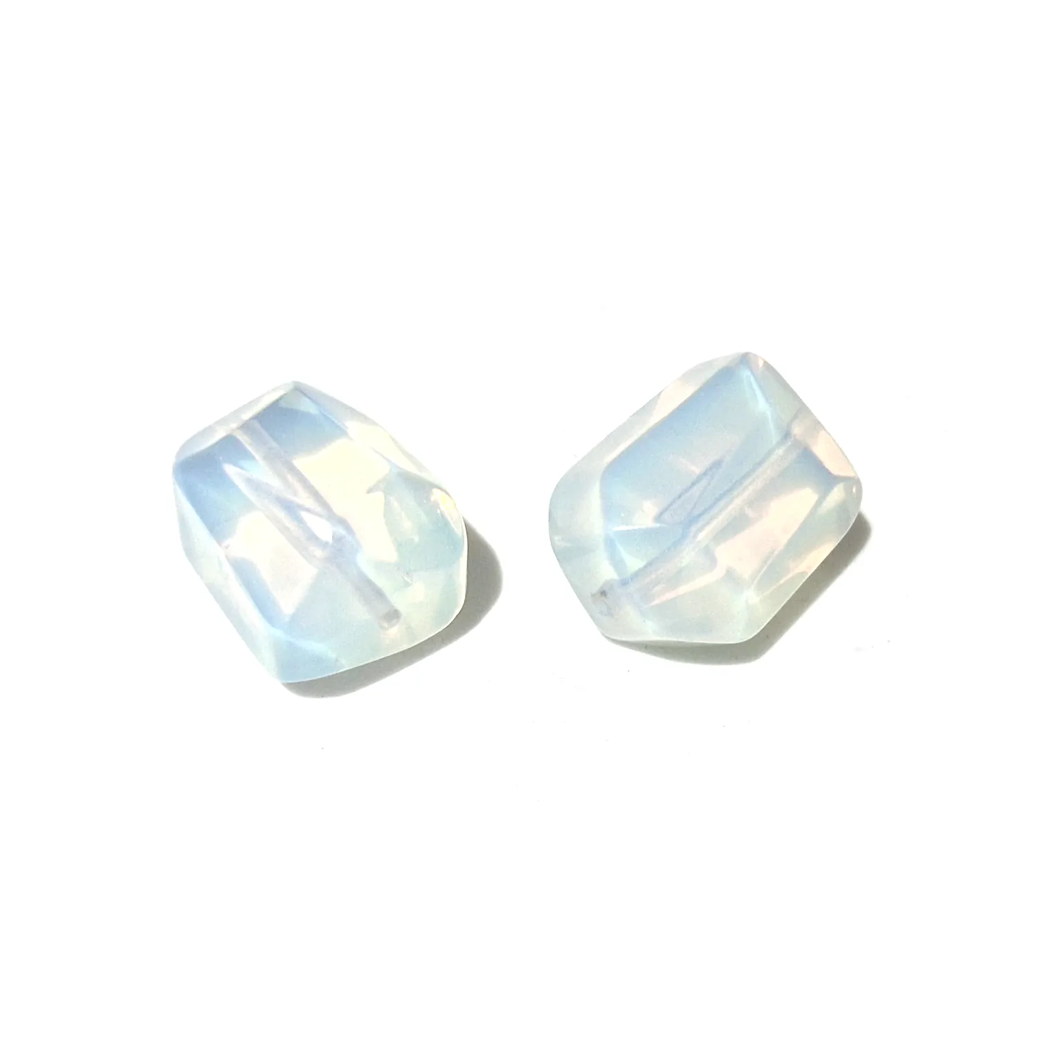 Kivihelmi n.17x13mm 1kpl - Quartz Milky White