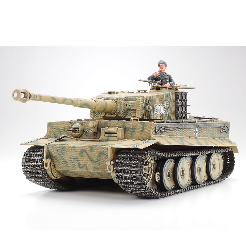 Alternative view of Pz.Kpfw. VI Tiger I Ausf. E 1:35