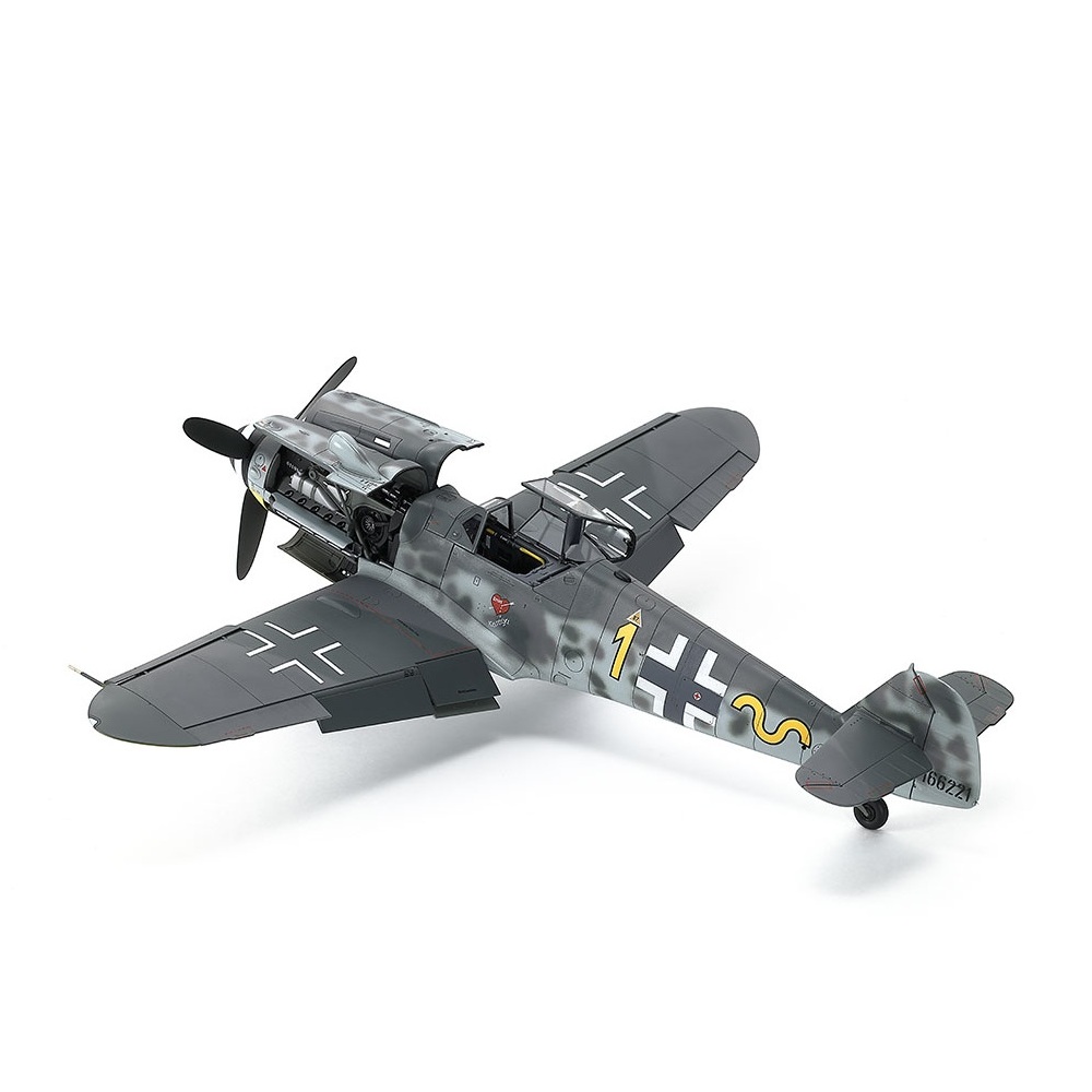 Alternative view of Messerschmitt Bf-109G-6 Late Production 1:48 - SUOMI