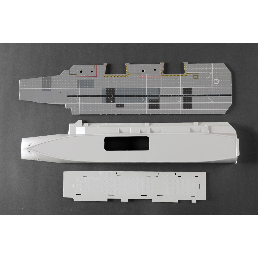 HMS Queen Elisabeth R08 1:700 - Image 3