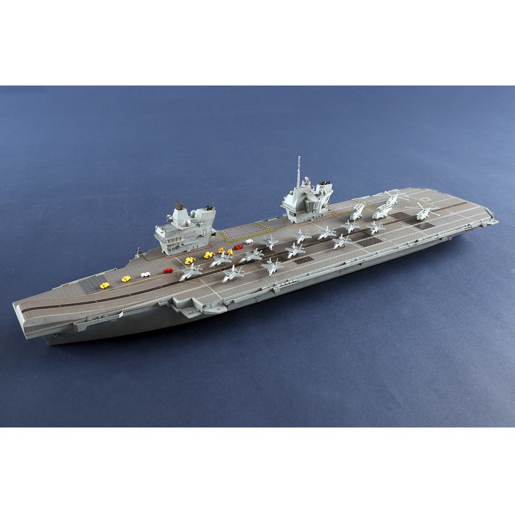 HMS Queen Elisabeth R08 1:700 - Image 5