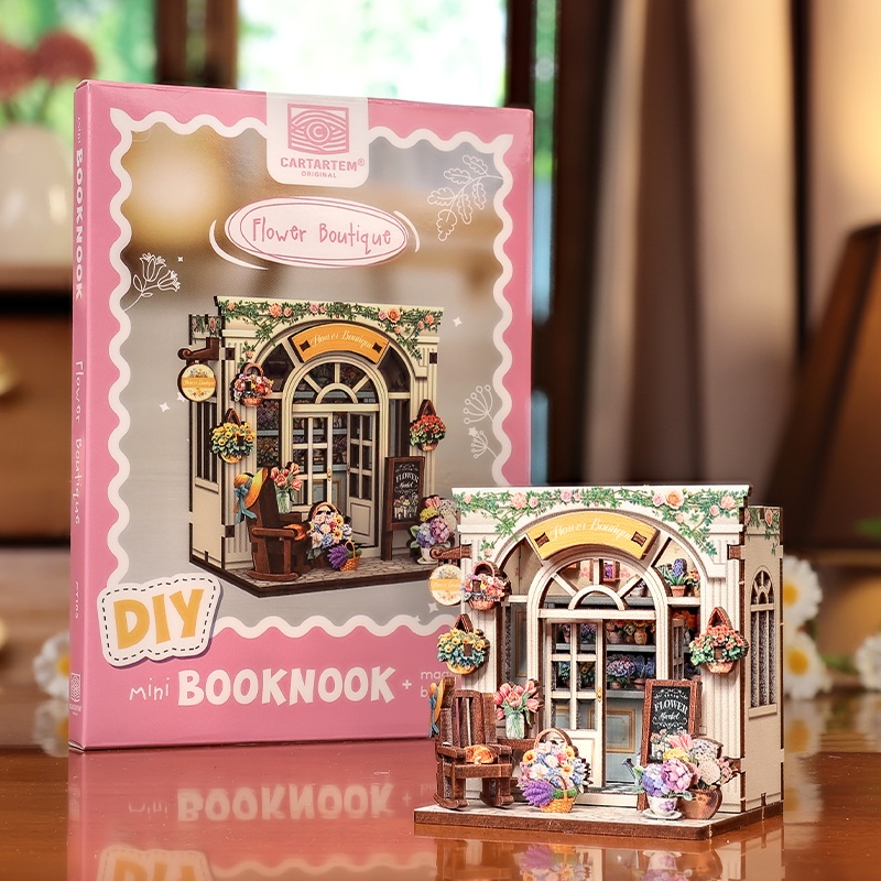 Alternative view of Mini Booknook Flower Boutique