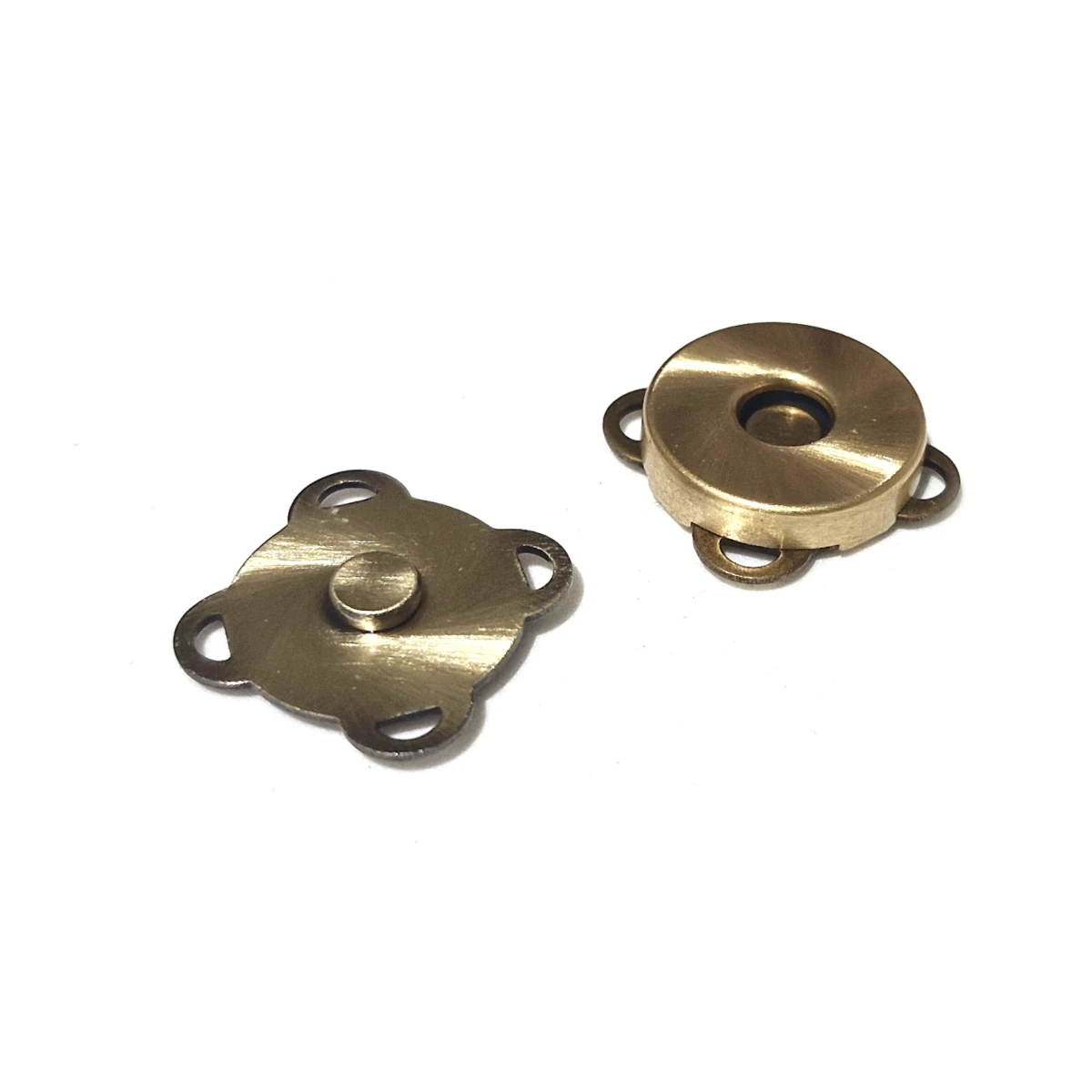 Ommeltava Magneettilukko 15mm 1kpl - Kullansävy