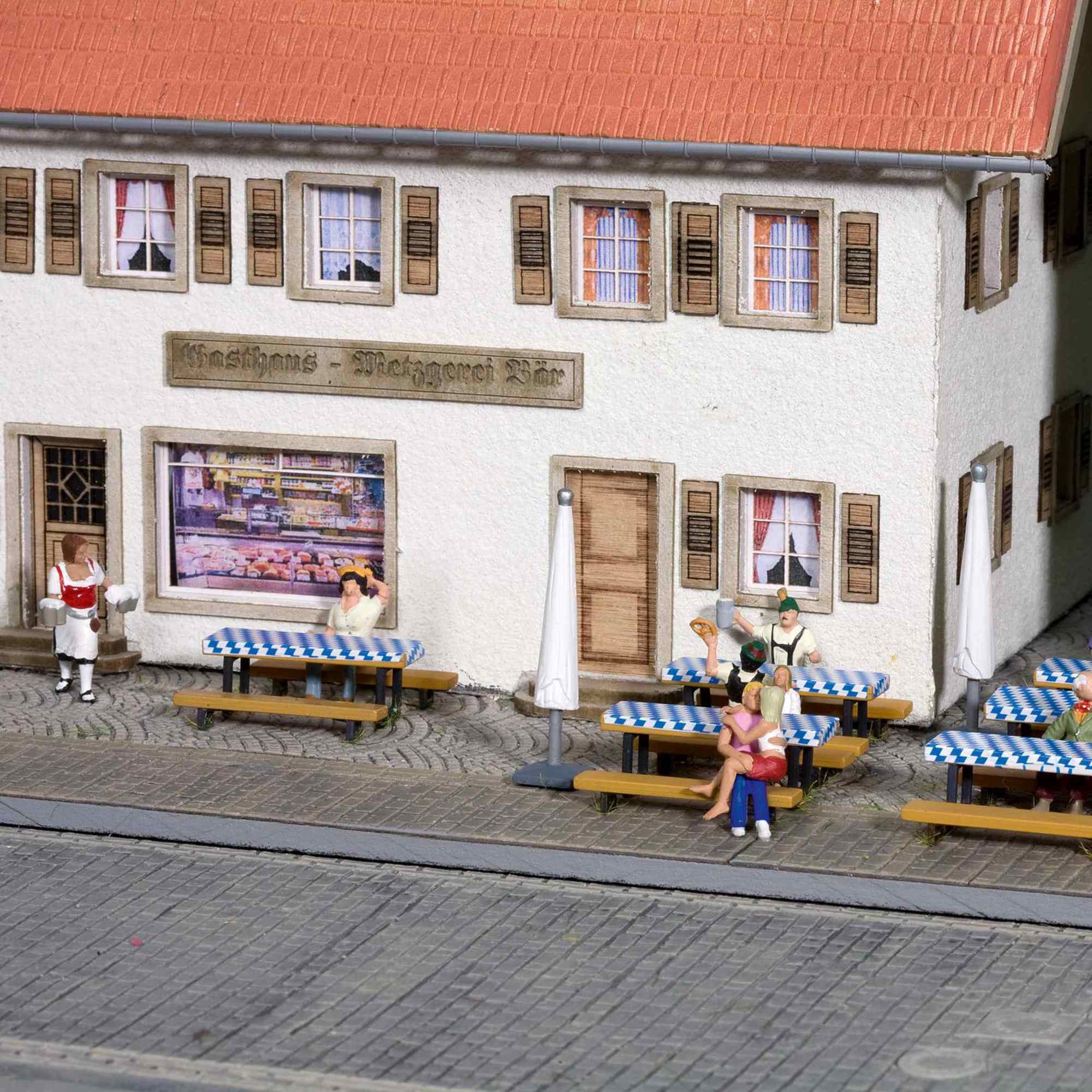 Alternative view of Oluttuvan tarvikkeet