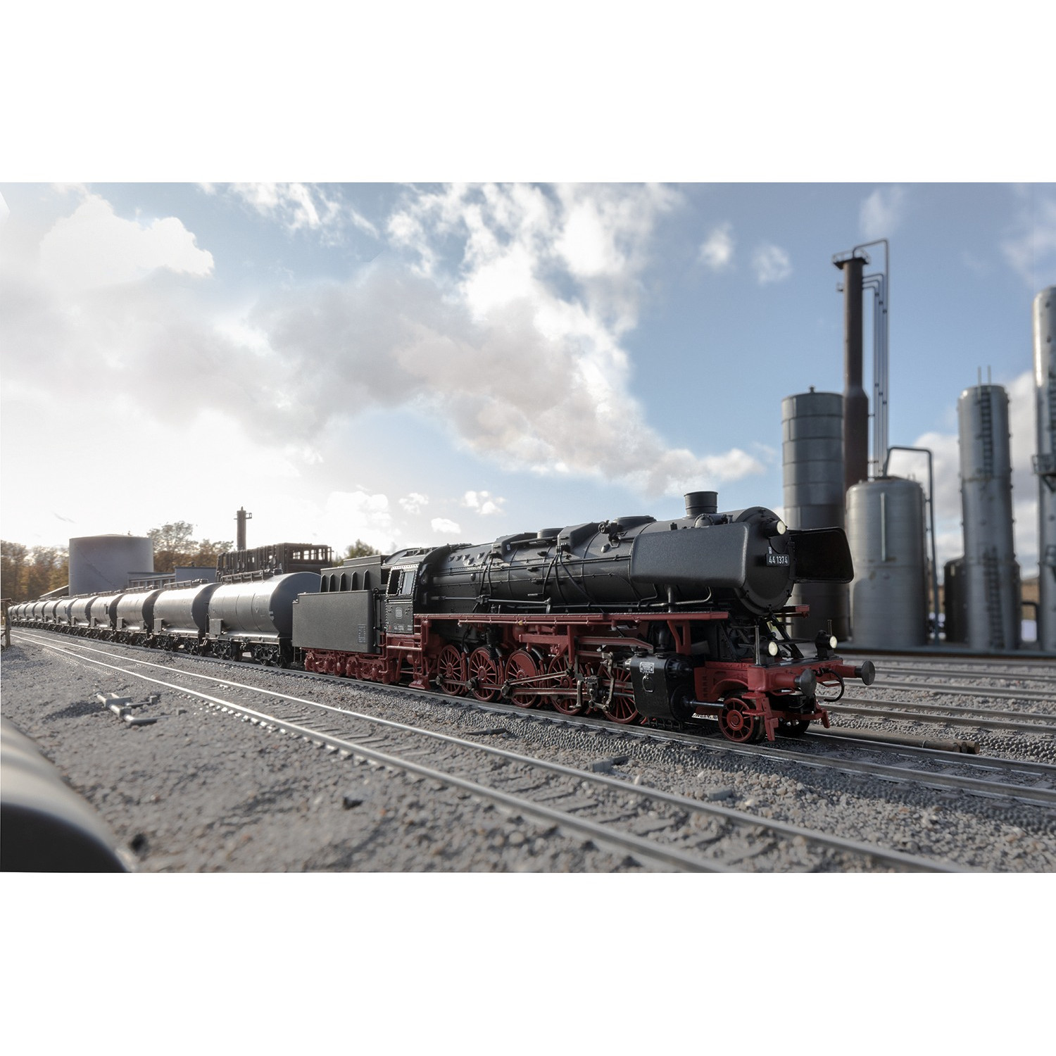 Alternative view of BR 44 1374 DB DCC mfx