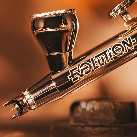 Kynäruiskut ja tarvikkeet